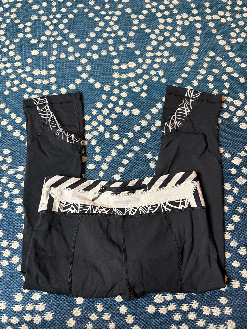 Lululemon Run: Inspire Crop II athletic leggings